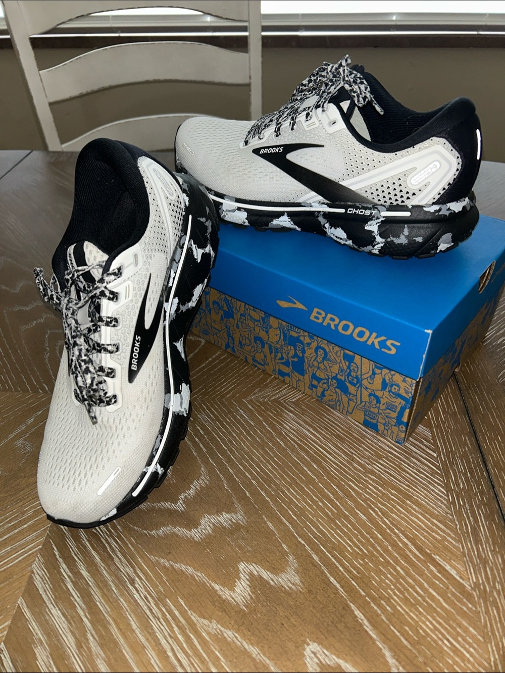 Brooks Womens Ghost Running Shoes in White & Black